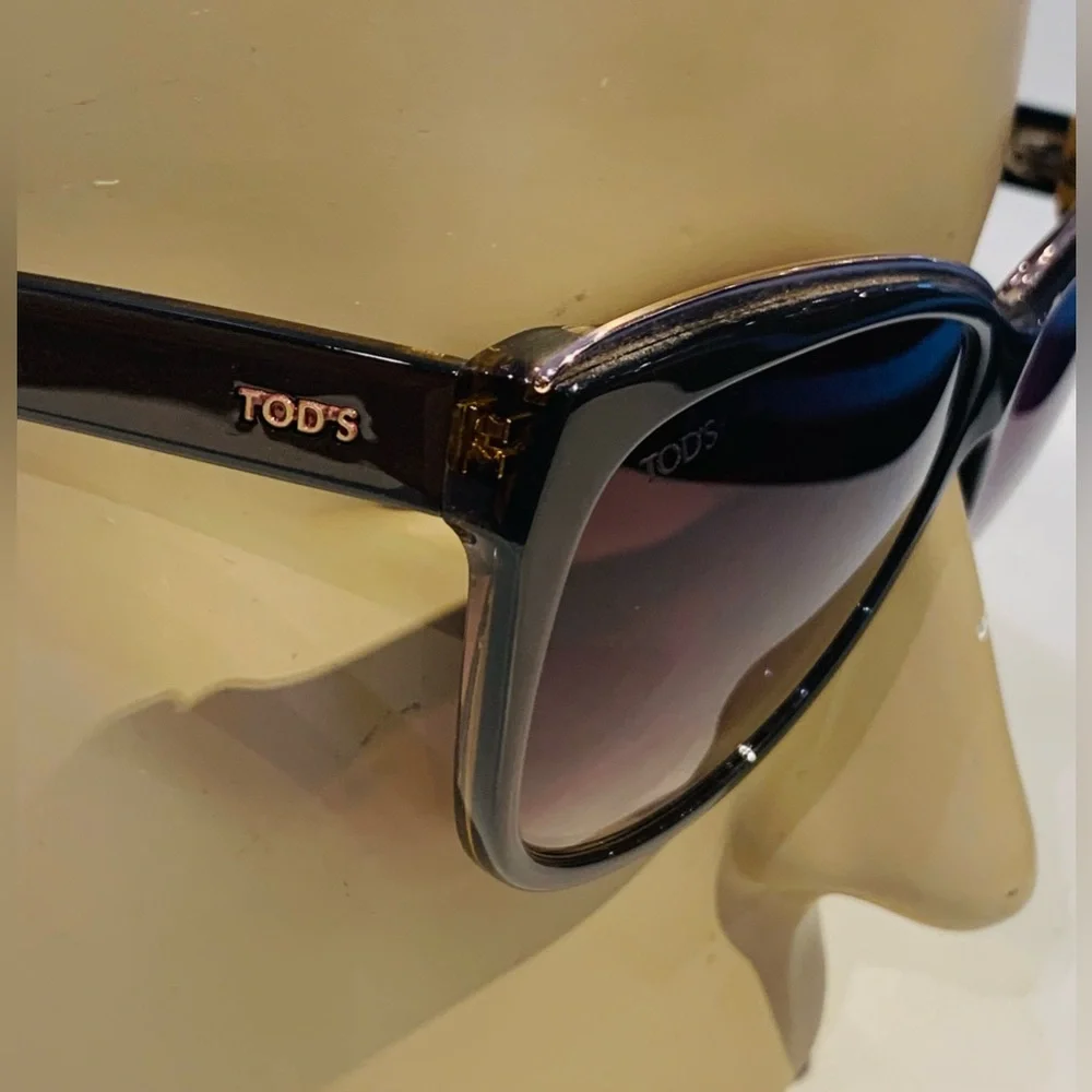 New Women’s Tod’s Sunglasses - Picture 4 of 8
